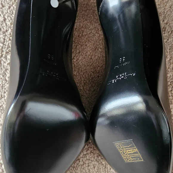 Saint Laurent Black Patent Leather Heels - Picture 5 of 10